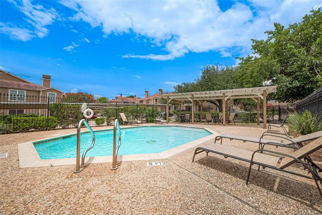 1860 White Oak Drive 334, Houston, TX 77009