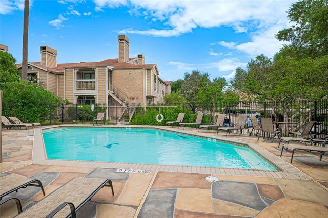 1860 White Oak Drive 334, Houston, TX 77009