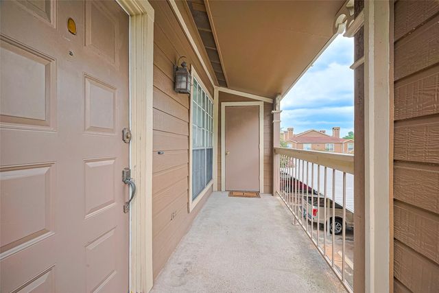 1860 White Oak Drive 334, Houston, TX 77009