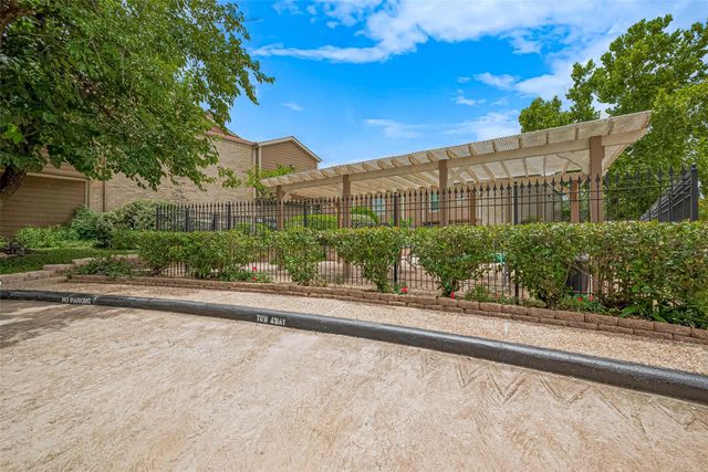 1860 White Oak Drive 334, Houston, TX 77009