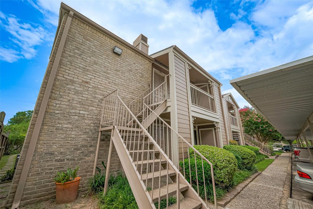 1860 White Oak Drive 334, Houston, TX 77009