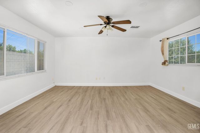 921 Hill Street, Bakersfield, CA 93306