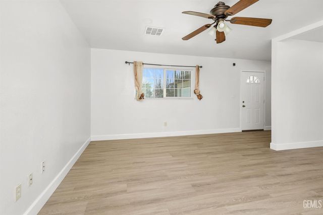 921 Hill Street, Bakersfield, CA 93306
