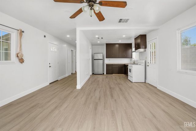 921 Hill Street, Bakersfield, CA 93306