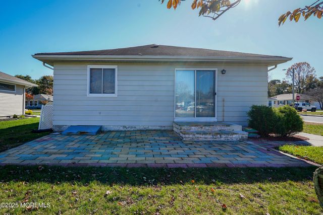 306 Saint Thomas Drive, Toms River, NJ 08757