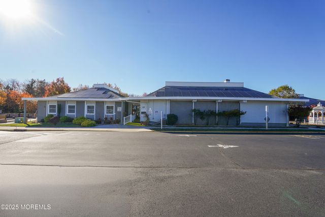 306 Saint Thomas Drive, Toms River, NJ 08757