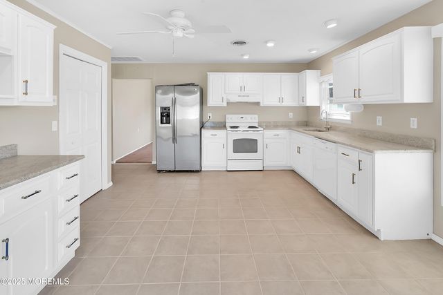 306 Saint Thomas Drive, Toms River, NJ 08757