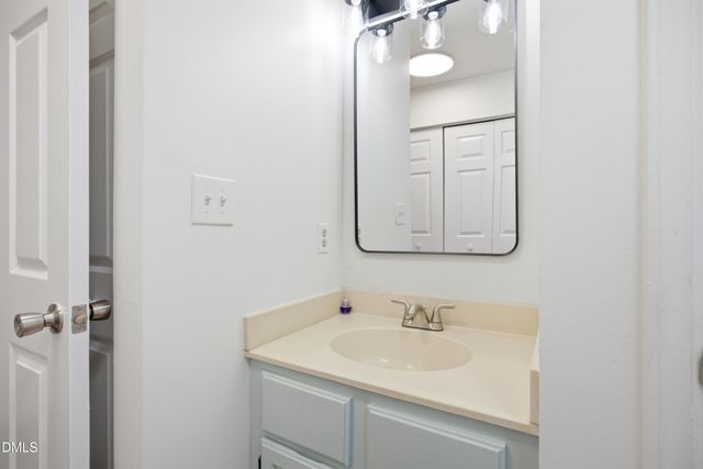 834 New Kent Place, Cary, NC 27511