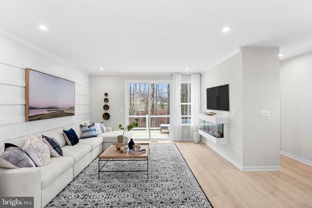 2460 MYSTIC MAROON TER, Ashburn, VA 20147