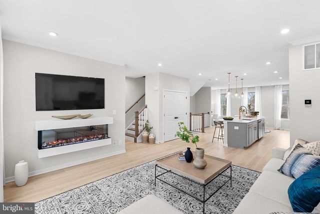 2460 MYSTIC MAROON TER, Ashburn, VA 20147