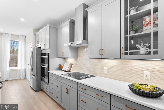 2460 MYSTIC MAROON TER, Ashburn, VA 20147