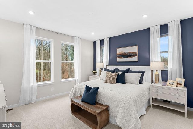 2460 MYSTIC MAROON TER, Ashburn, VA 20147