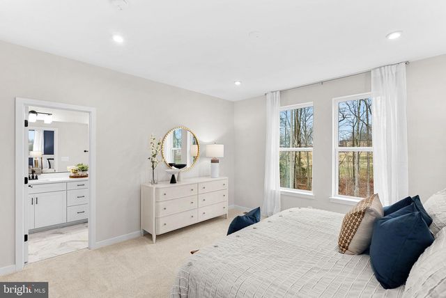 2460 MYSTIC MAROON TER, Ashburn, VA 20147