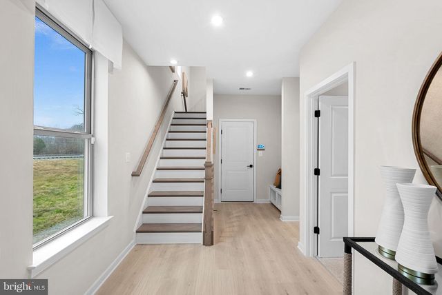 2460 MYSTIC MAROON TER, Ashburn, VA 20147