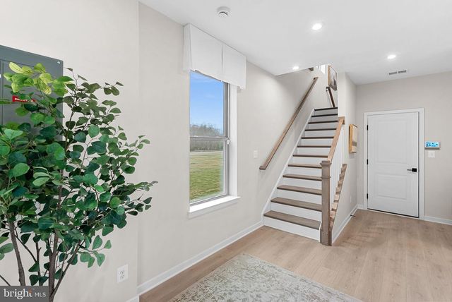 2460 MYSTIC MAROON TER, Ashburn, VA 20147