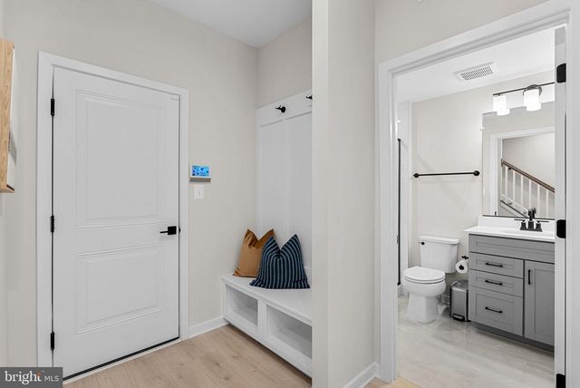 2460 MYSTIC MAROON TER, Ashburn, VA 20147