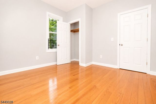 136 Dewey St, Newark City, NJ 07112