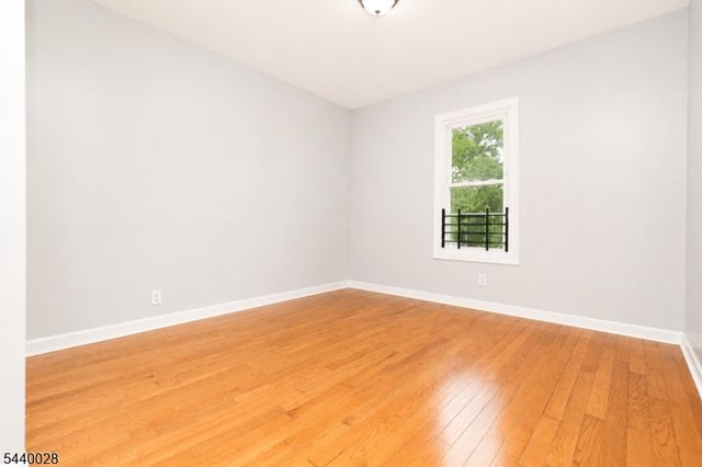 136 Dewey St, Newark City, NJ 07112