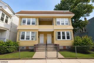 136 Dewey St, Newark City, NJ 07112