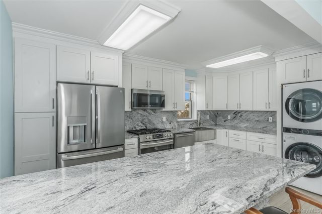 325 E Park Avenue, Long Beach, NY 11561