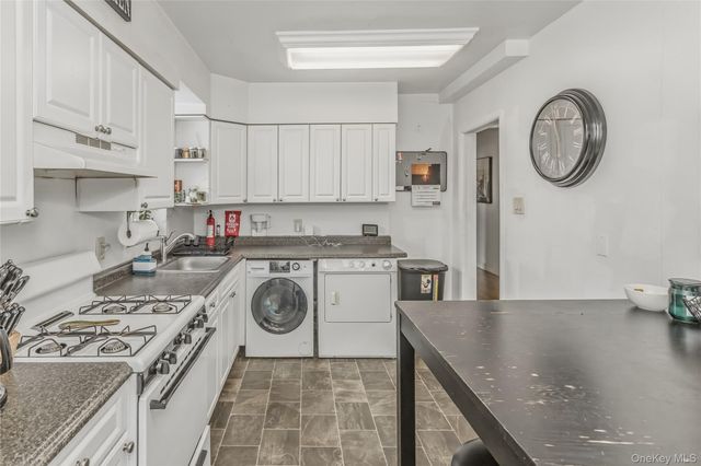 325 E Park Avenue, Long Beach, NY 11561