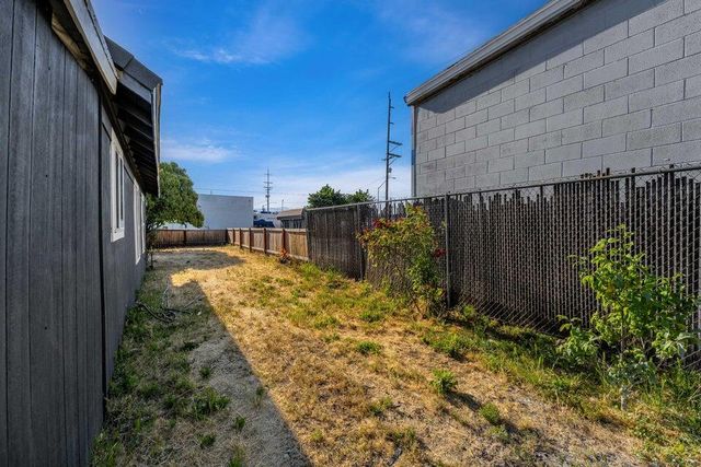 1049 Beatty Street, Medford, OR 97501