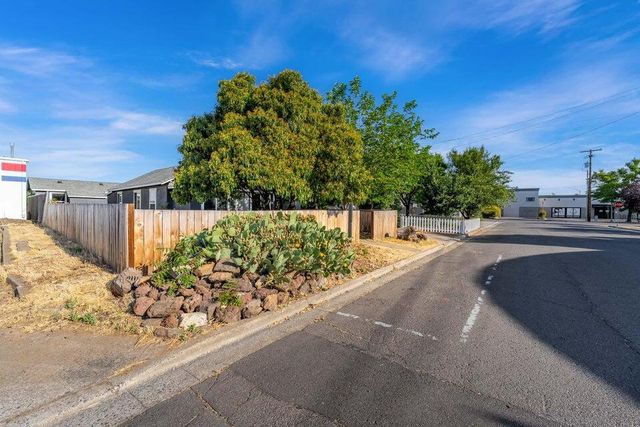 1049 Beatty Street, Medford, OR 97501