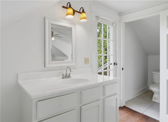 215 Spring Street, Eureka Springs, AR 72632