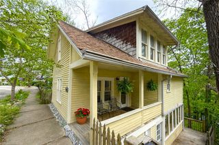 215 Spring Street, Eureka Springs, AR 72632
