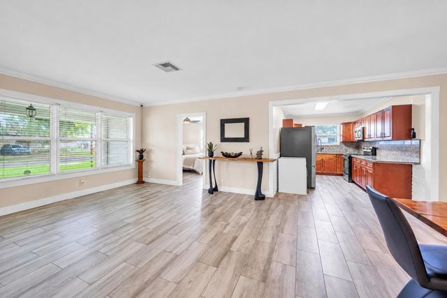 301 SE 3RD Terrace, Dania Beach, FL 33004
