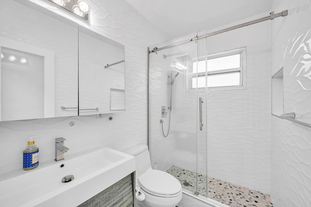 301 SE 3RD Terrace, Dania Beach, FL 33004