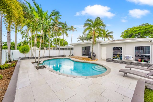 301 SE 3RD Terrace, Dania Beach, FL 33004
