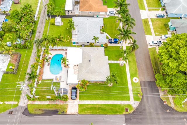 301 SE 3RD Terrace, Dania Beach, FL 33004