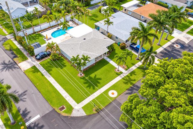 301 SE 3RD Terrace, Dania Beach, FL 33004