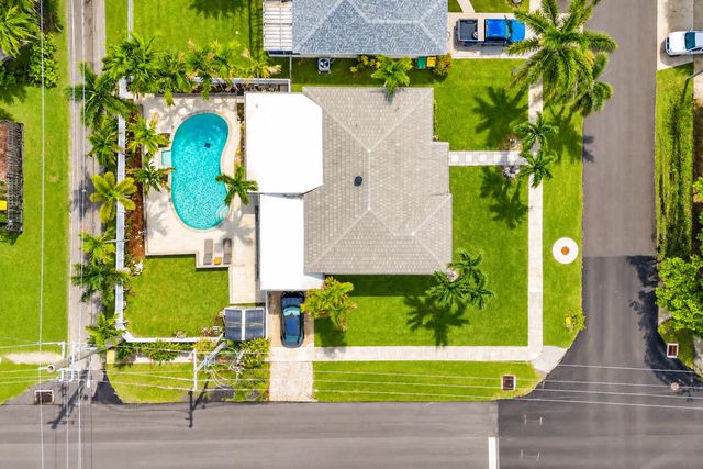 301 SE 3RD Terrace, Dania Beach, FL 33004