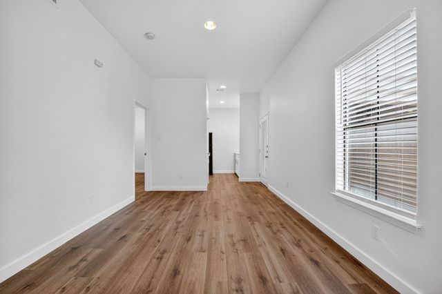 712 Graham PL 201, Austin, TX 78705