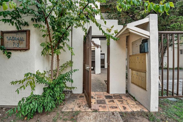 712 Graham PL 201, Austin, TX 78705