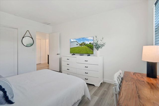 76 W Fairview W W, Tequesta, FL 33469