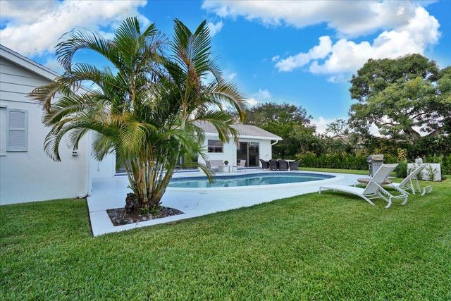 76 W Fairview W W, Tequesta, FL 33469