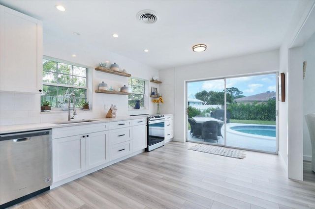 76 W Fairview W W, Tequesta, FL 33469