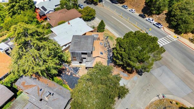 3551 Joaquin Miller Rd, Oakland, CA 94602
