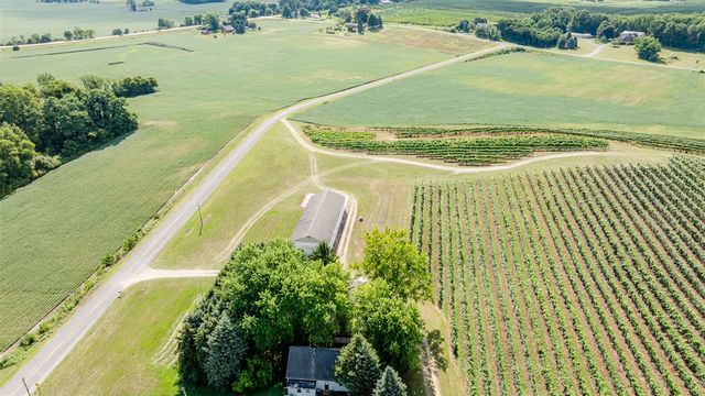 1980 Angling Road, Watervliet, MI 49098