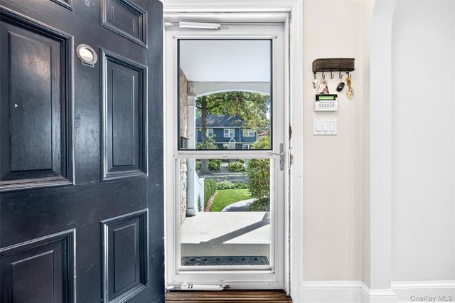 34 Smith Avenue, White Plains, NY 10605