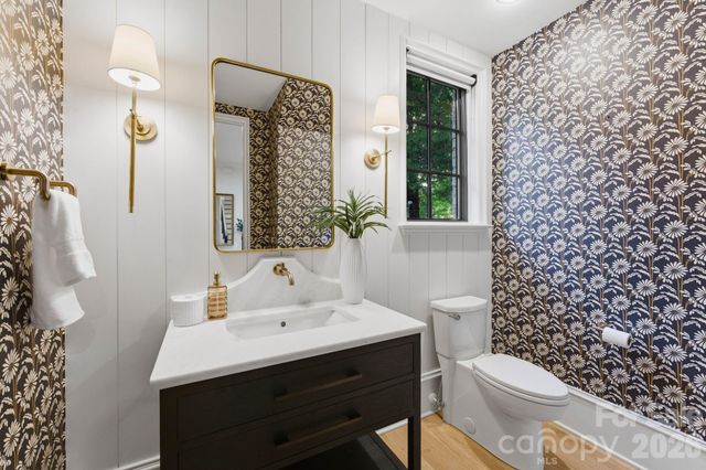 409 Bertonley Avenue, Charlotte, NC 28211