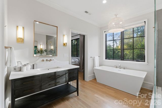 409 Bertonley Avenue, Charlotte, NC 28211