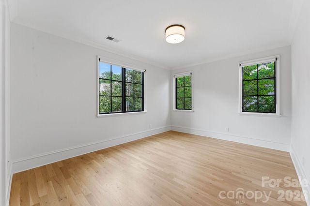 409 Bertonley Avenue, Charlotte, NC 28211