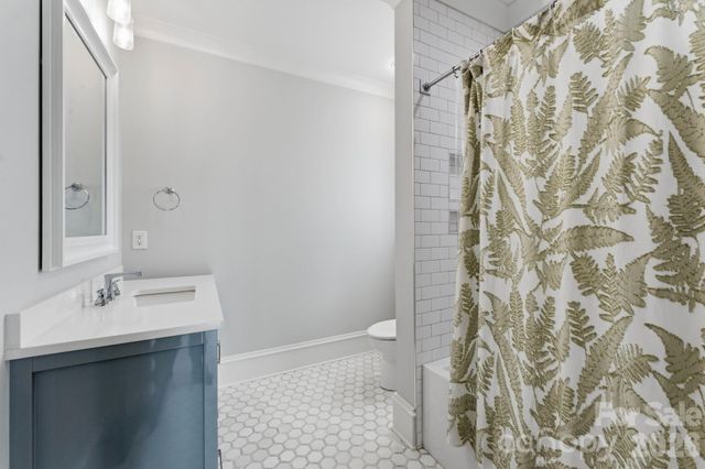 409 Bertonley Avenue, Charlotte, NC 28211