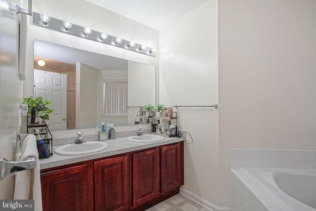 808 GYPSY LN, Williamstown, NJ 08094