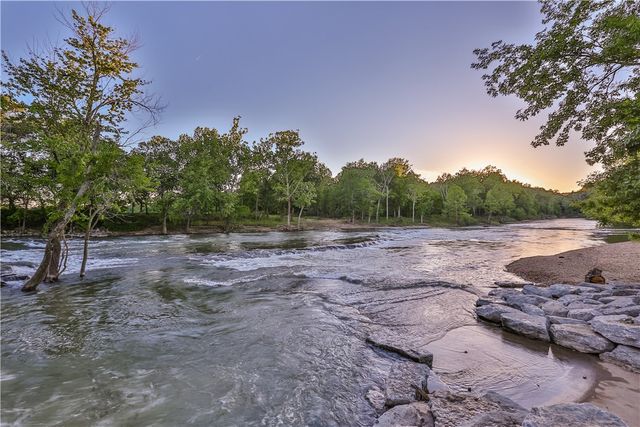 3605 N Wiley Drive, Siloam Springs, AR 72761