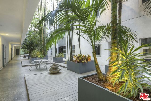630 W. 6th Street 307, Los Angeles, CA 90017